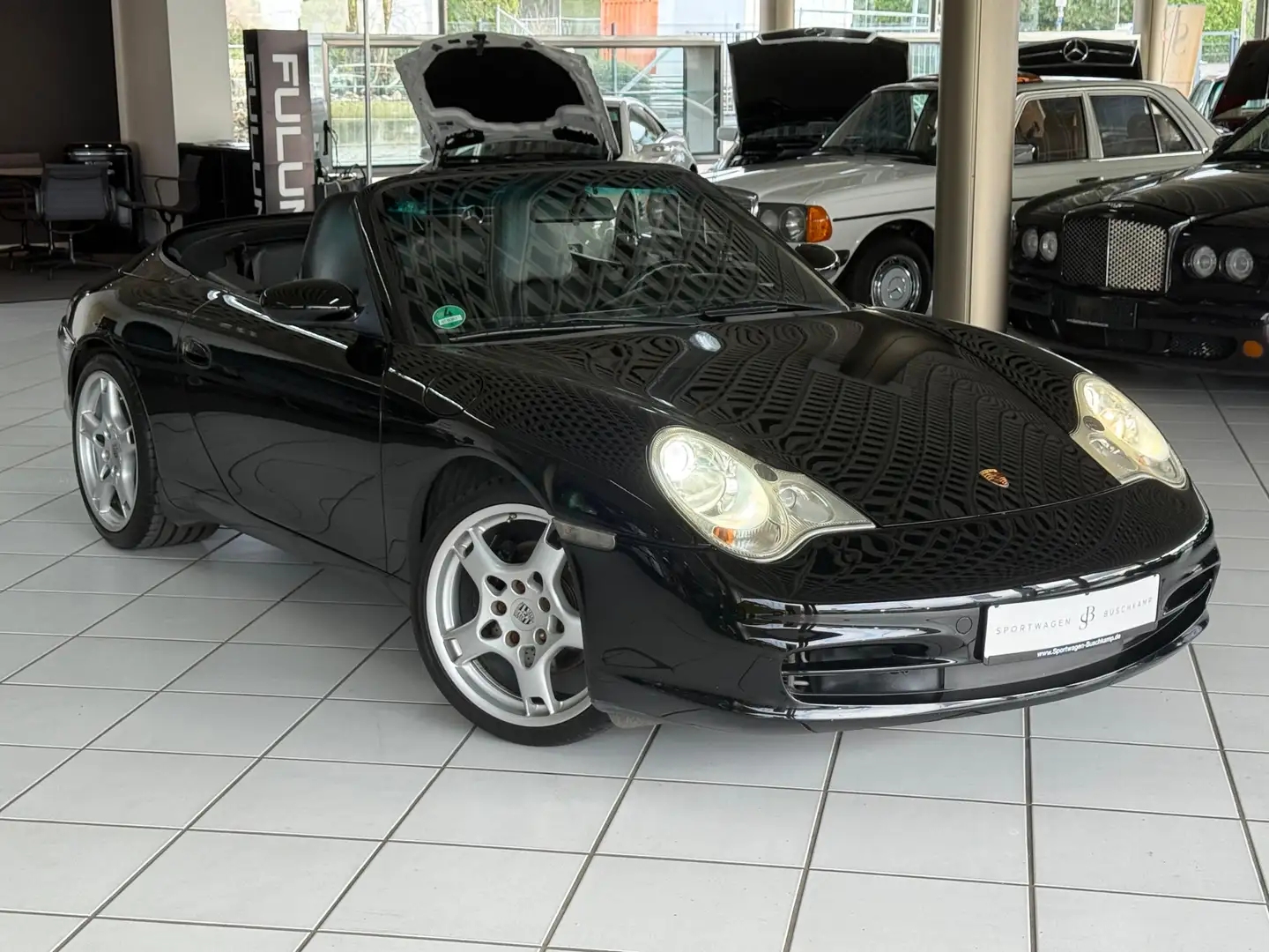 Porsche 911 Carrera Cabriolet BIXENON TEMPOMAT SHZ Schwarz - 2