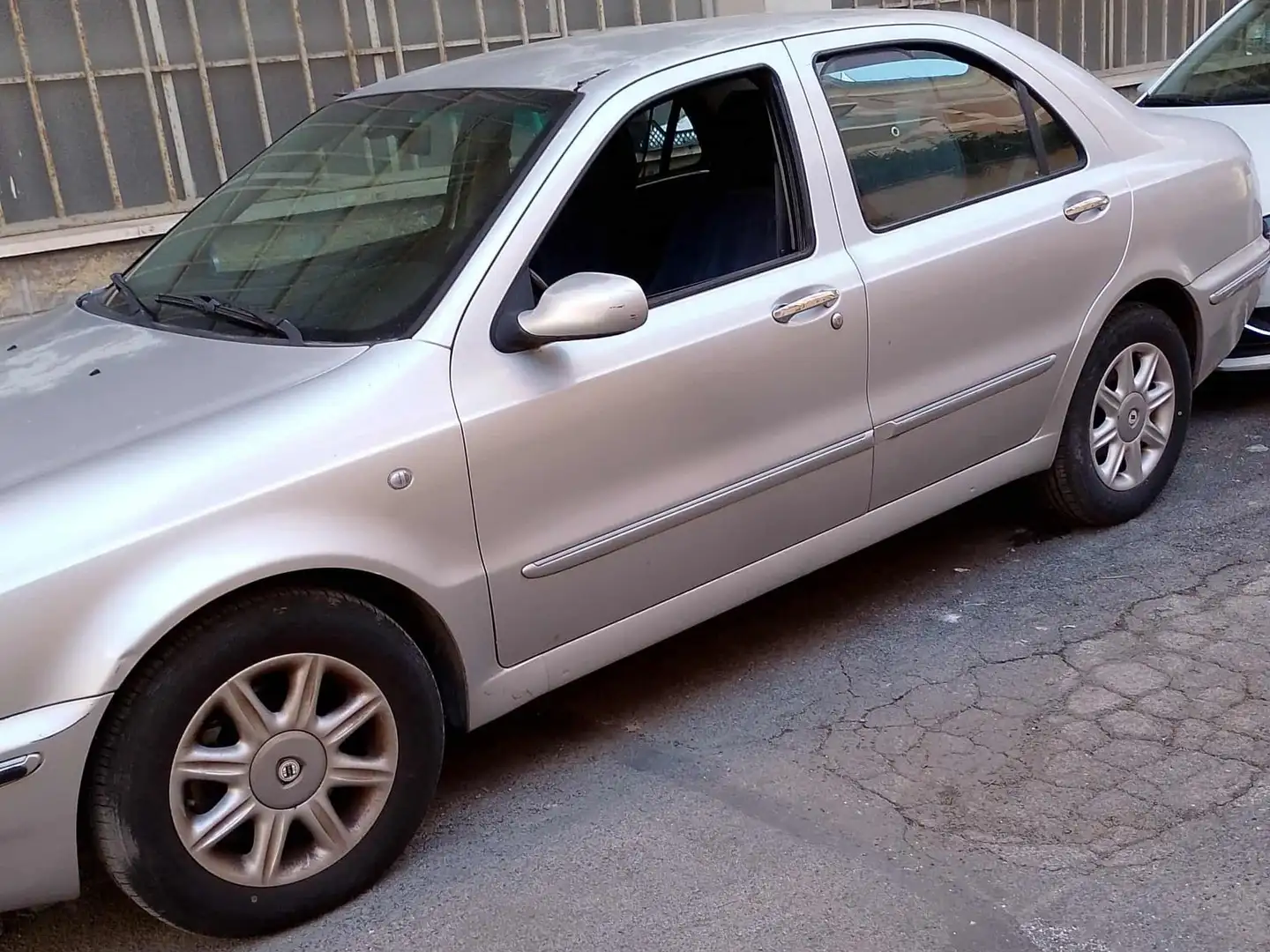 Lancia Lybra Lybra 1.8 Argento - 1