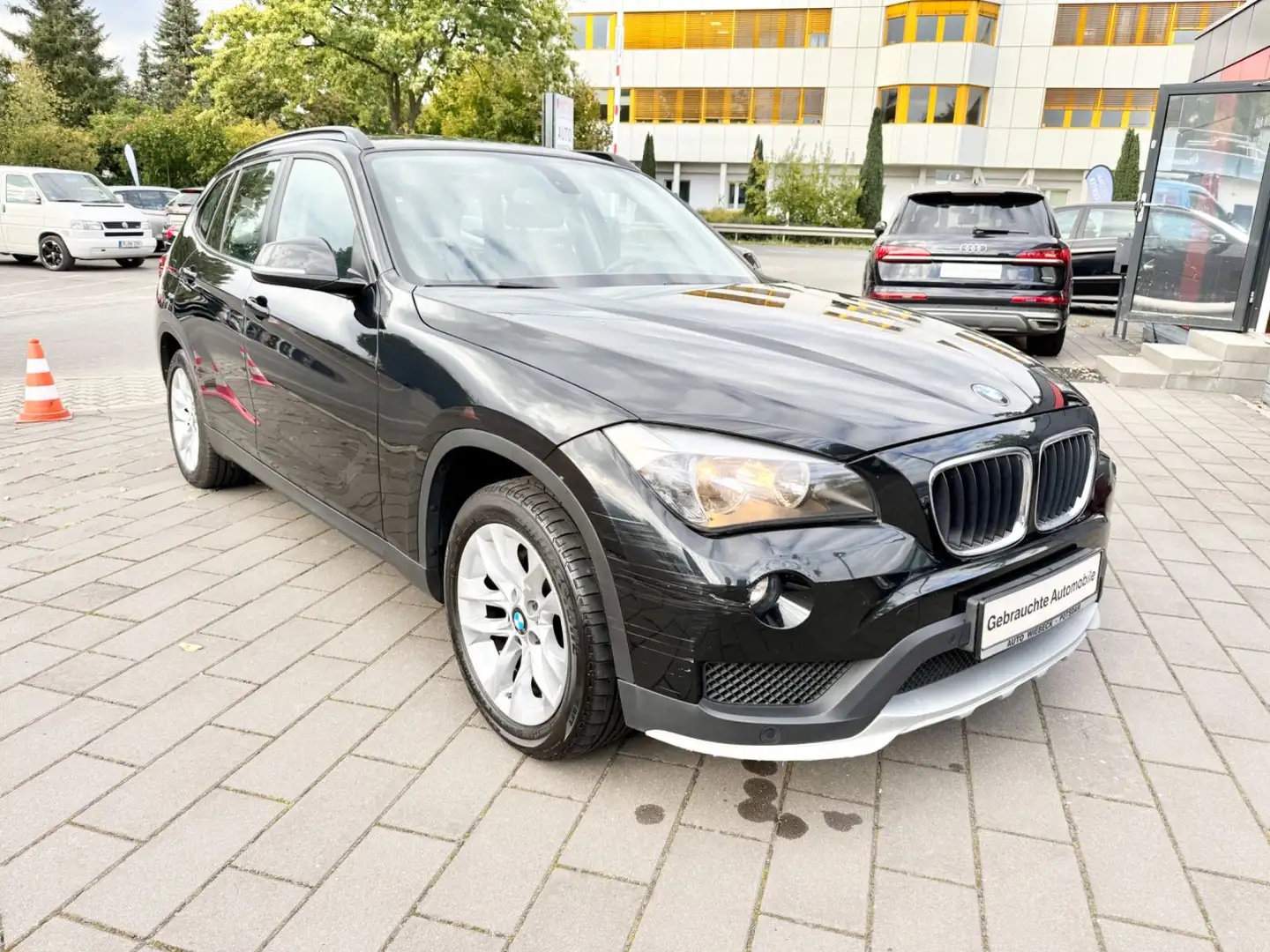 BMW X1 18 d xDrive,Automatik,Navi,Leder,Sitzheizung Schwarz - 2