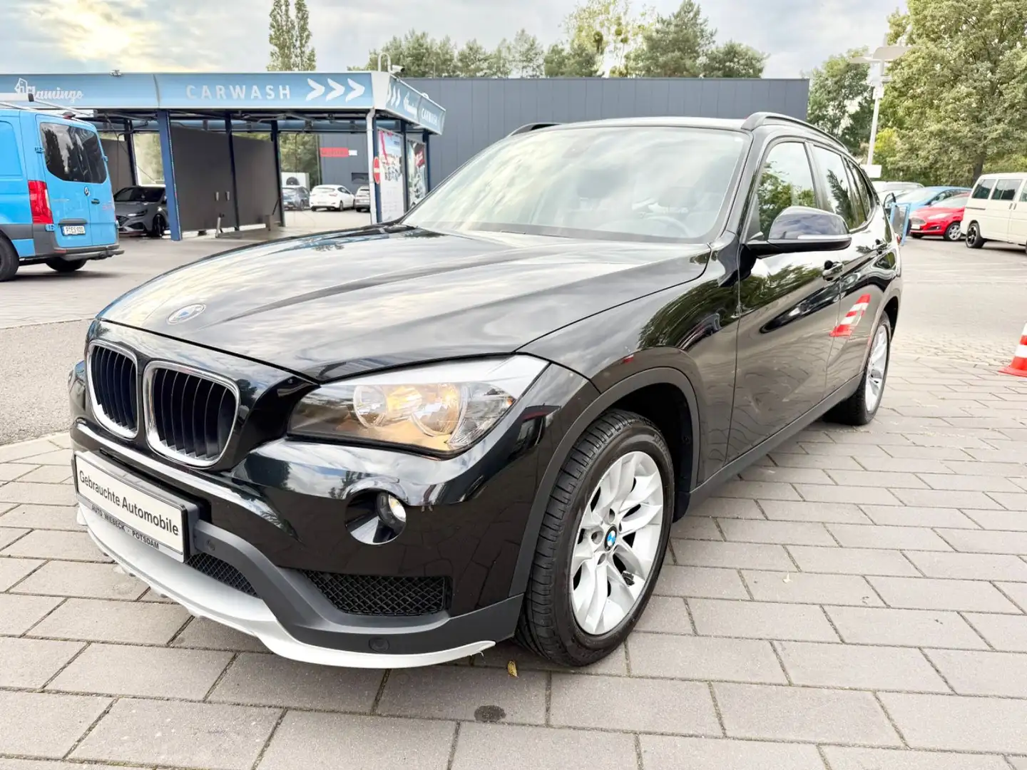 BMW X1 18 d xDrive,Automatik,Navi,Leder,Sitzheizung Schwarz - 1