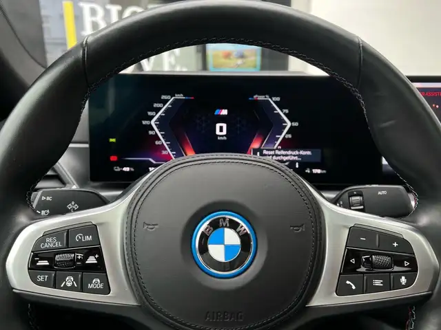BMW I4 view 15