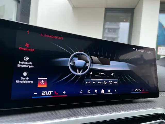 BMW I4 view 12
