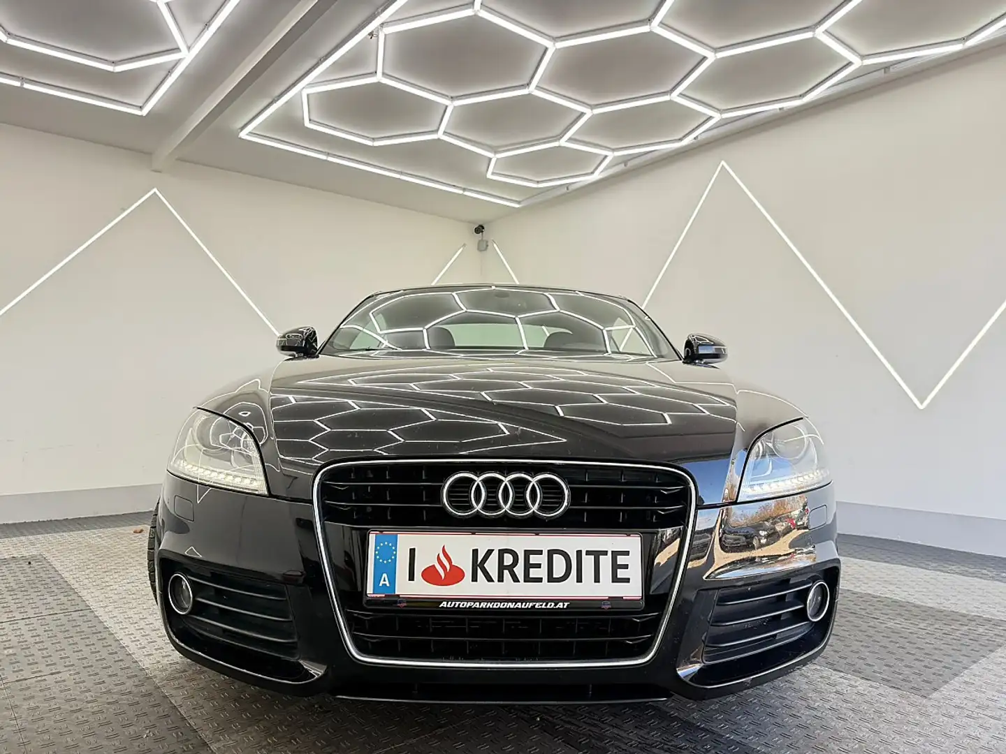 Audi TT Coupé 1,8 TFSI/S-line/Gepflegt/ Schwarz - 2