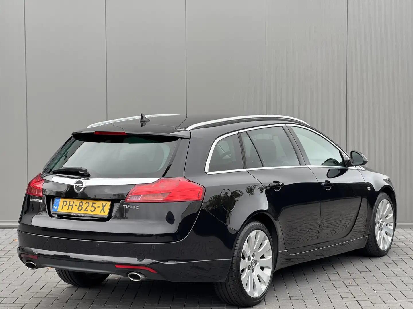Opel Insignia Sports Tourer 2.0 T Sport | Leder | Xenon | Stoelv Noir - 2