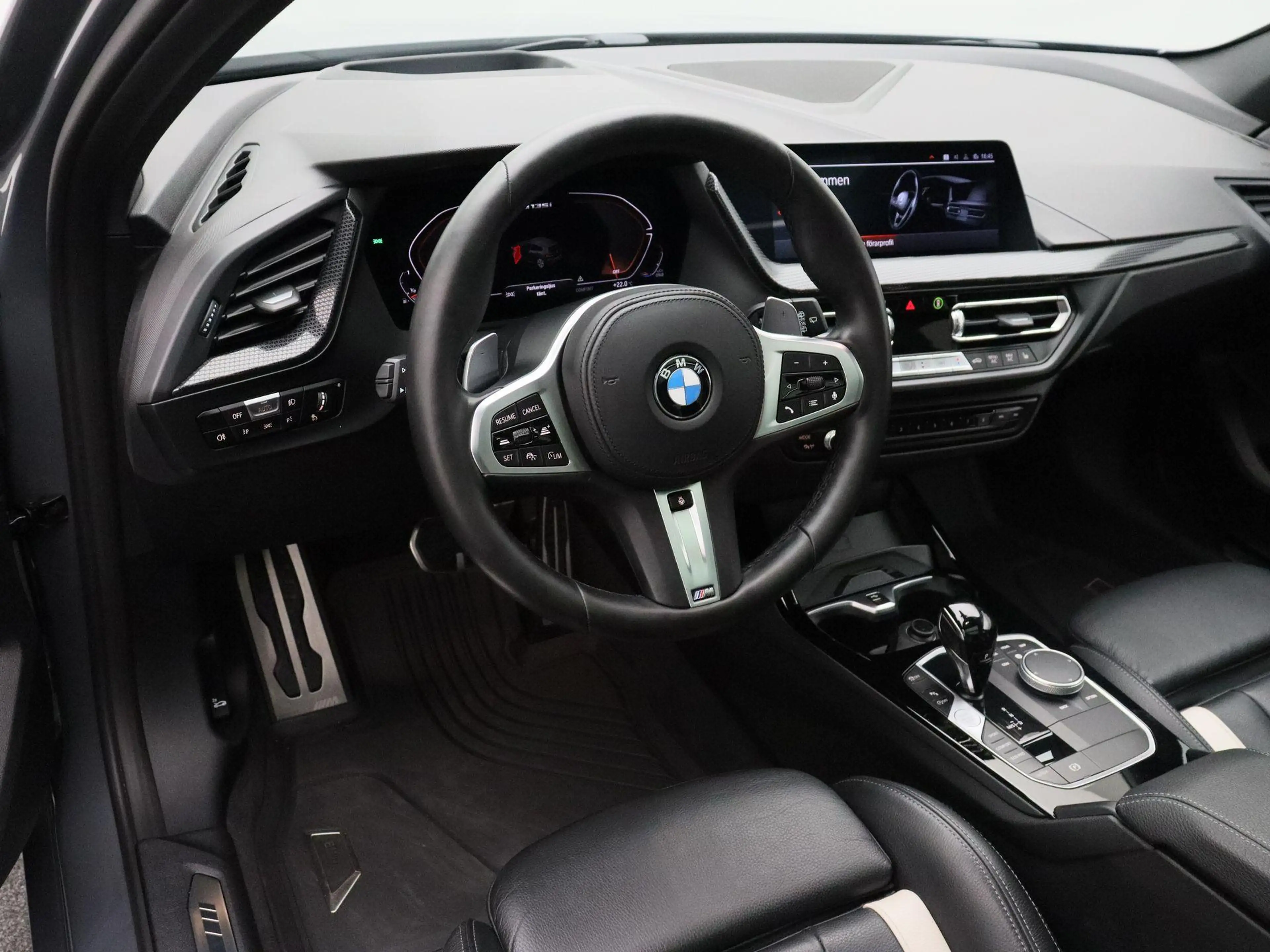 BMW 135 1 Serie 5-deurs M135i xDrive | LED | Leder | HUD | — photo 11