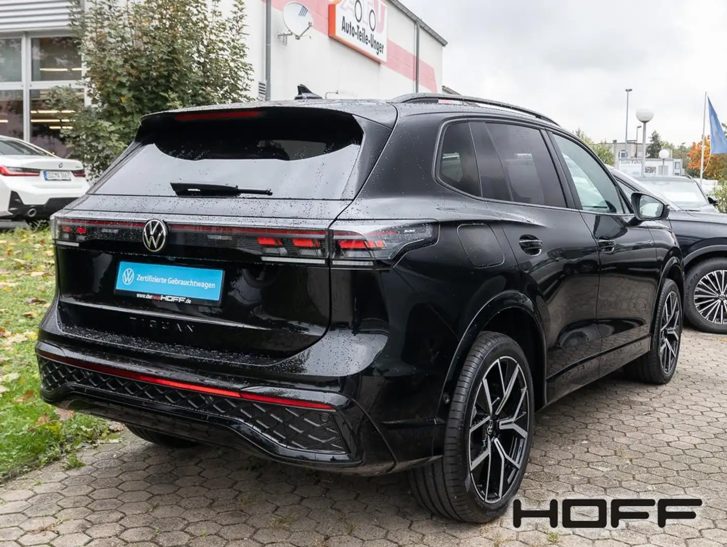Volkswagen Tiguan 2.0 TDI DSG 4 MOTION R-Line H&K Sound LED Navi AHK Schwarz - 2