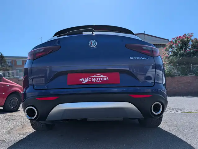 Alfa Romeo Stelvio view 7