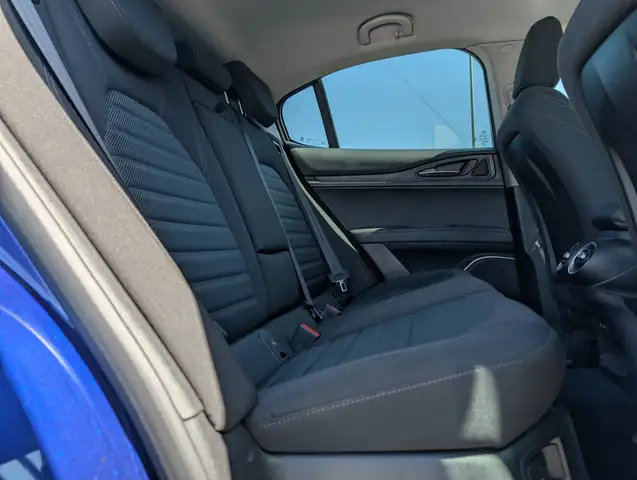 Alfa Romeo Stelvio view 15