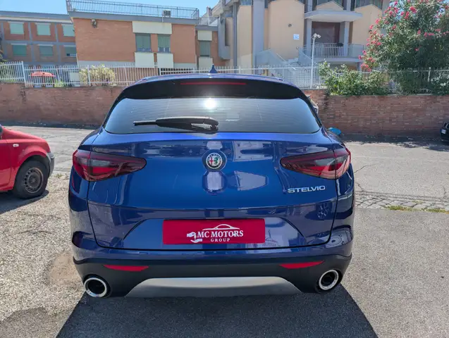 Alfa Romeo Stelvio view 6