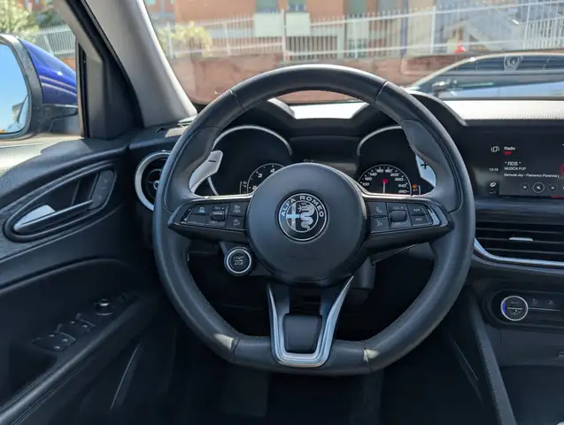 Alfa Romeo Stelvio view 10