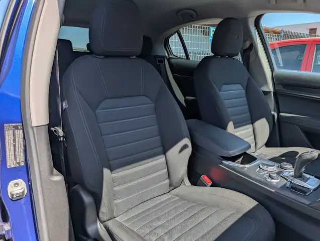 Alfa Romeo Stelvio view 14