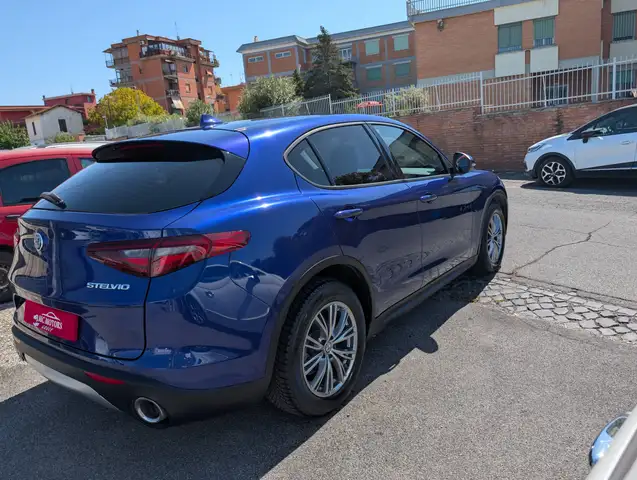 Alfa Romeo Stelvio view 5