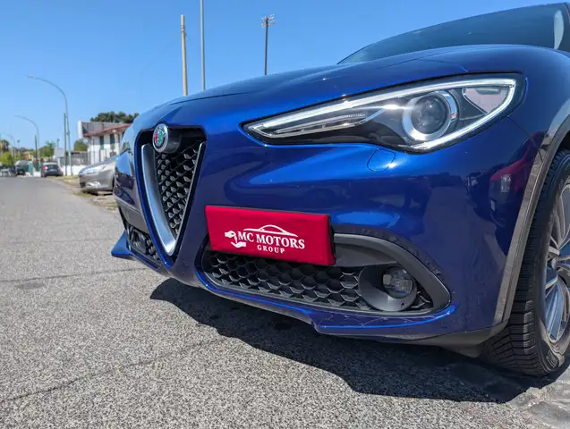 Alfa Romeo Stelvio view 3