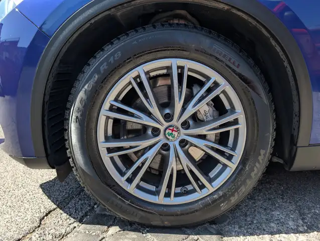Alfa Romeo Stelvio view 20