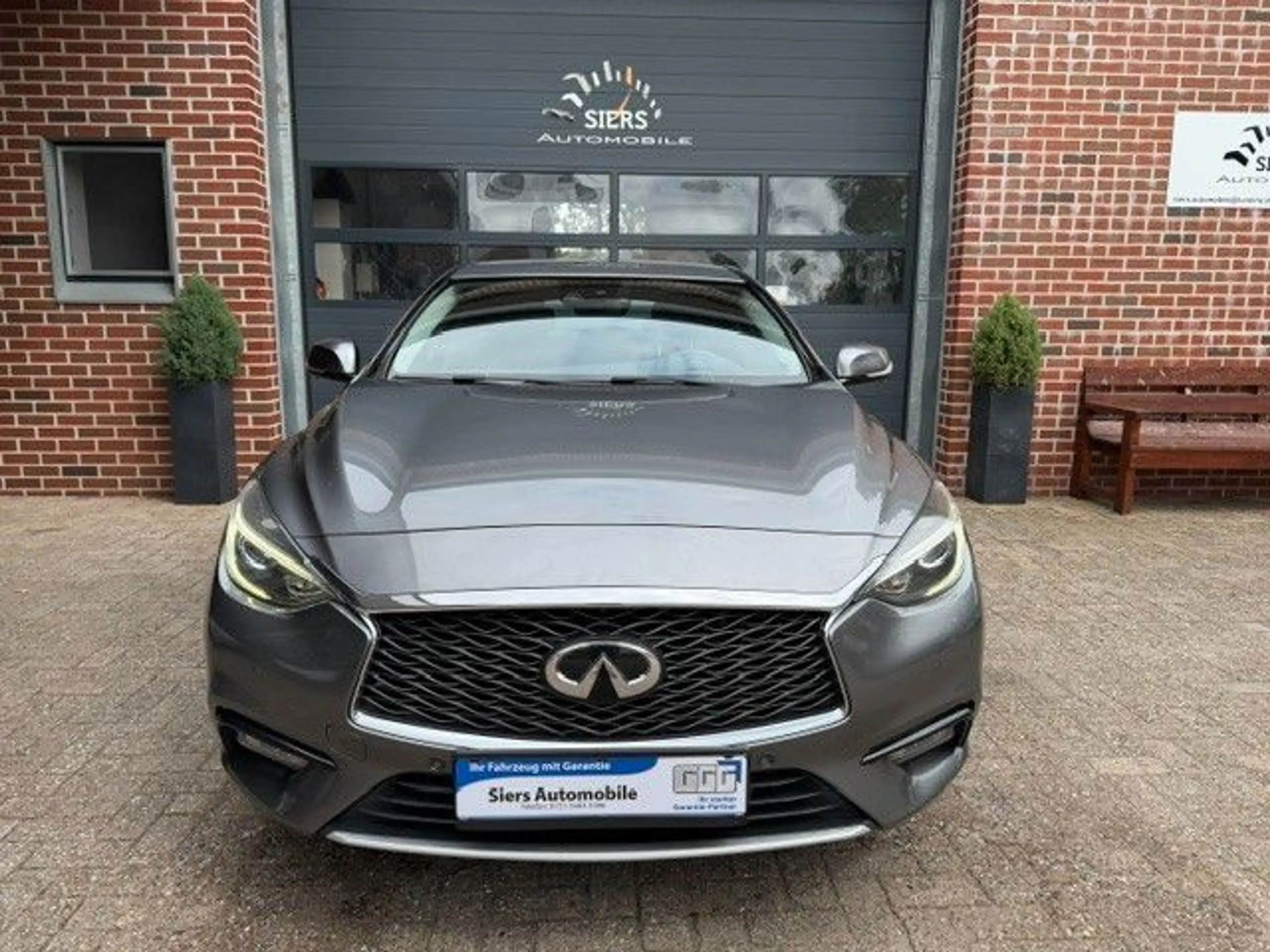 Infiniti Q30 1.5D AUTOM,SITZH,AHK,NAVI,LED,360 — photo 10