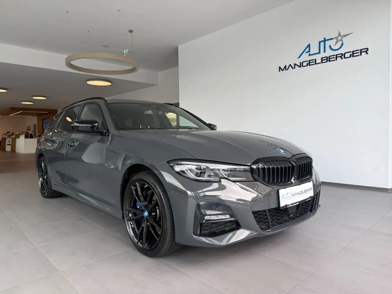 BMW 330