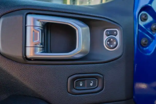 Jeep Wrangler view 15