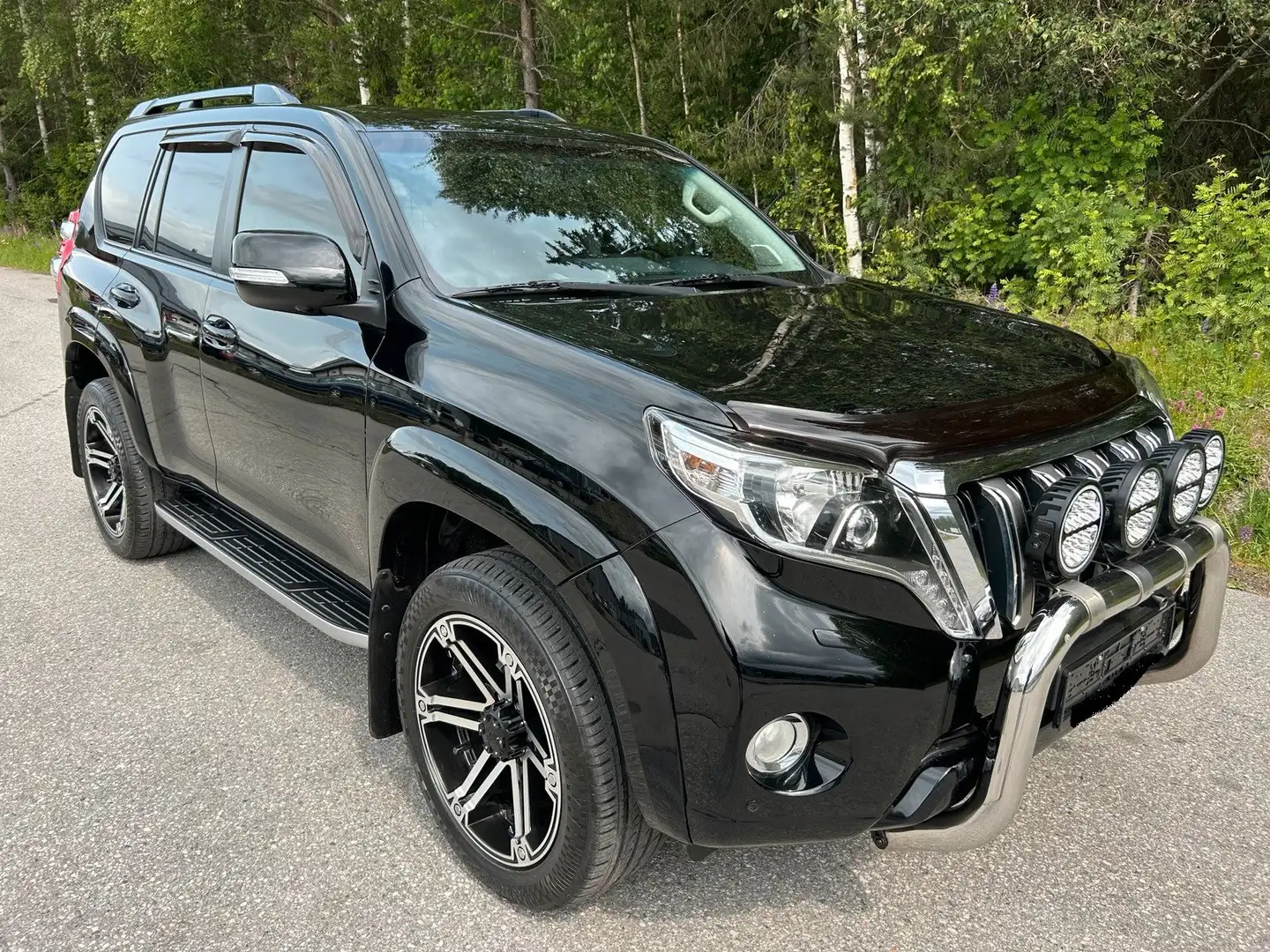 Toyota Land Cruiser Noir - 1