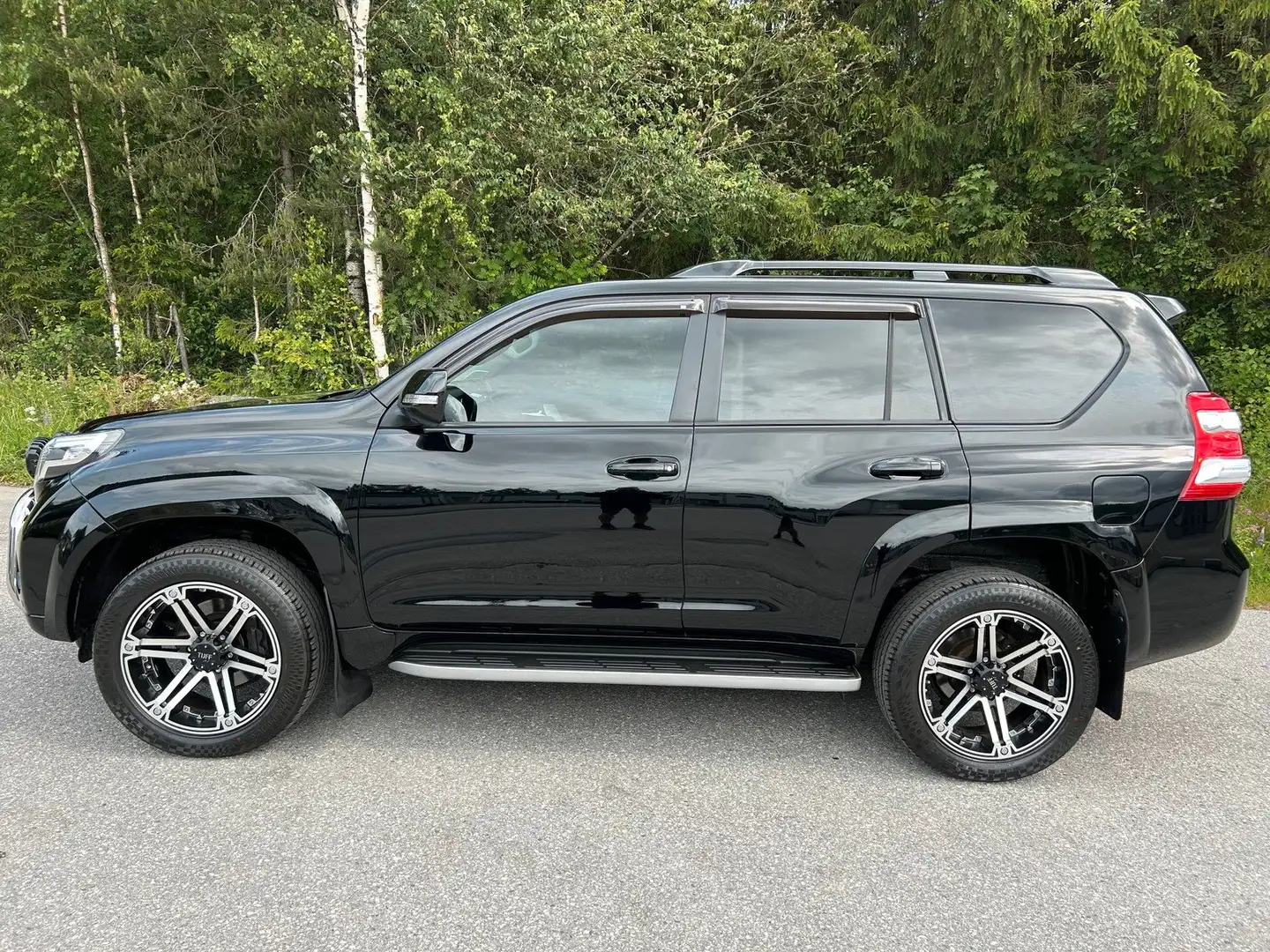 Toyota Land Cruiser Noir - 2