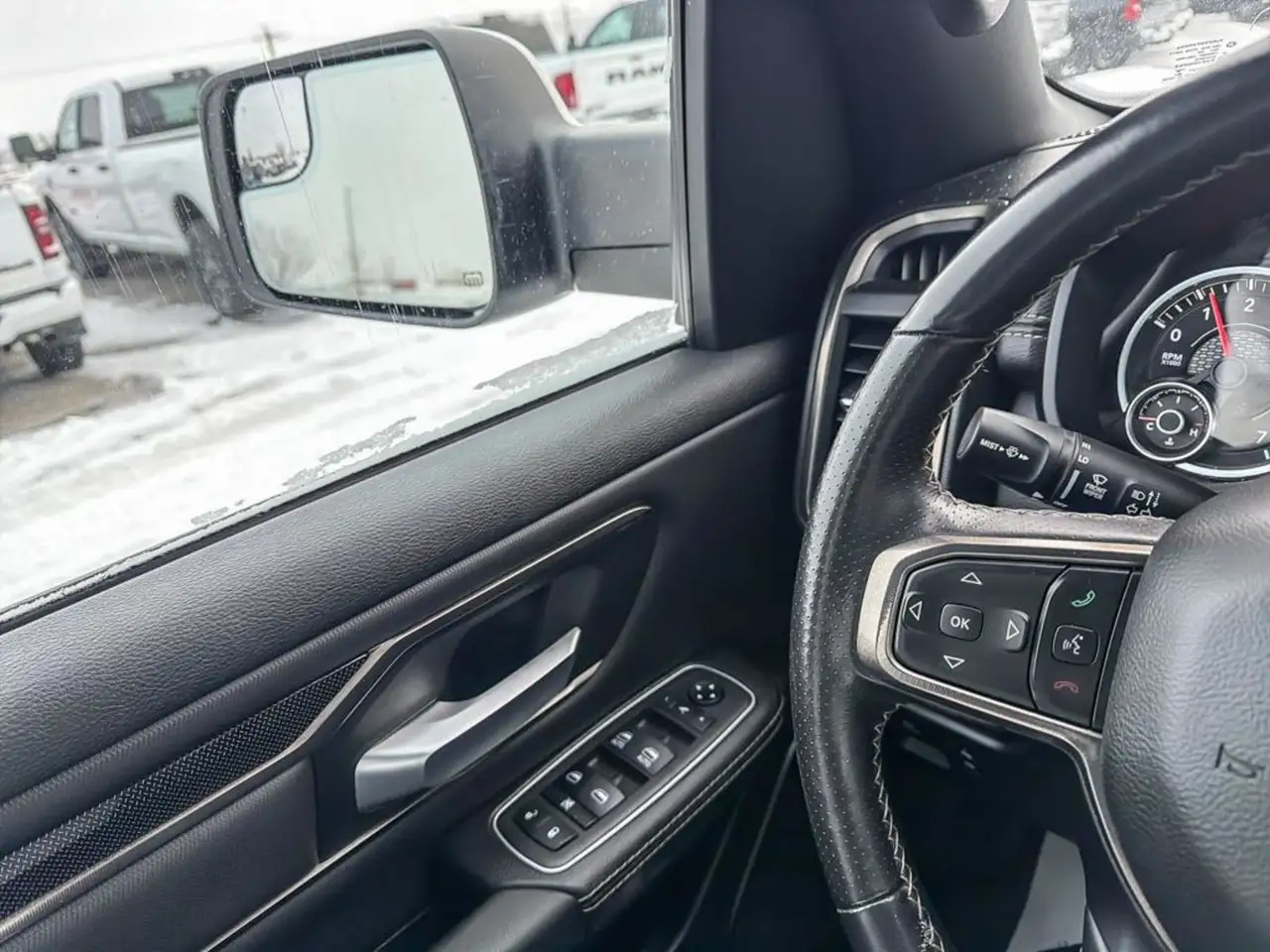 RAM 1500 снимка RAM 1500