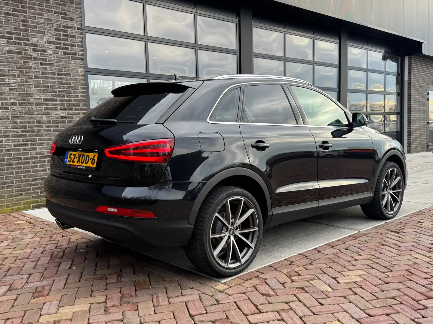 Audi Q3 2.0 TDI quattro | Autm | Navi | Clima | Cruise | Zwart - 2