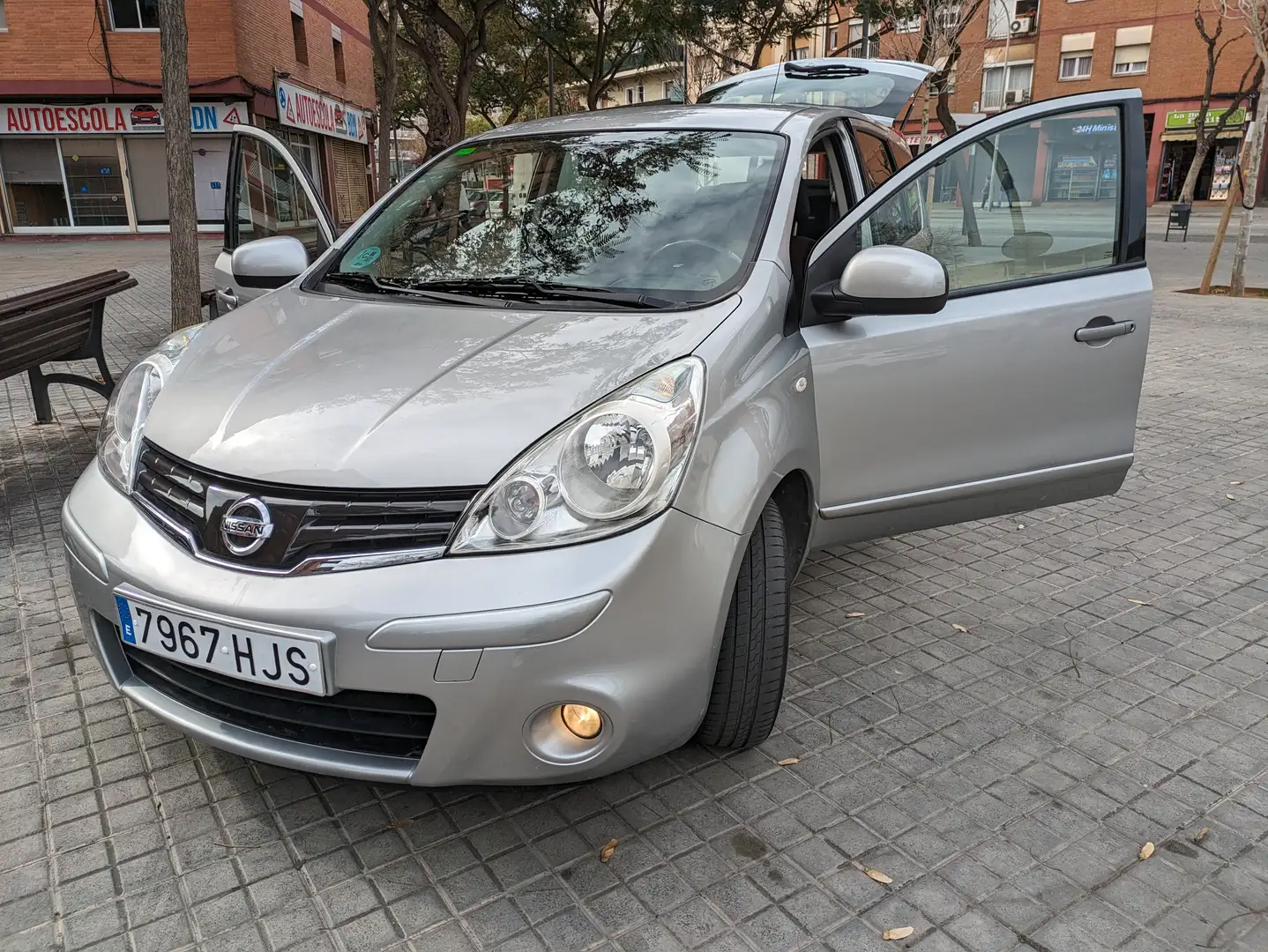 Nissan Note 1.4 Acenta Plateado - 2