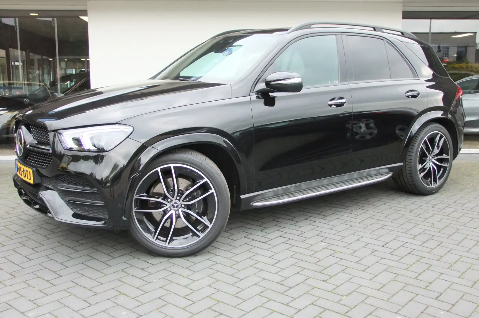Mercedes-Benz GLE 400 D 4MATIC GRIJS KENTEKEN Luchtvering/ 22 inch/ Pano Negro - 2