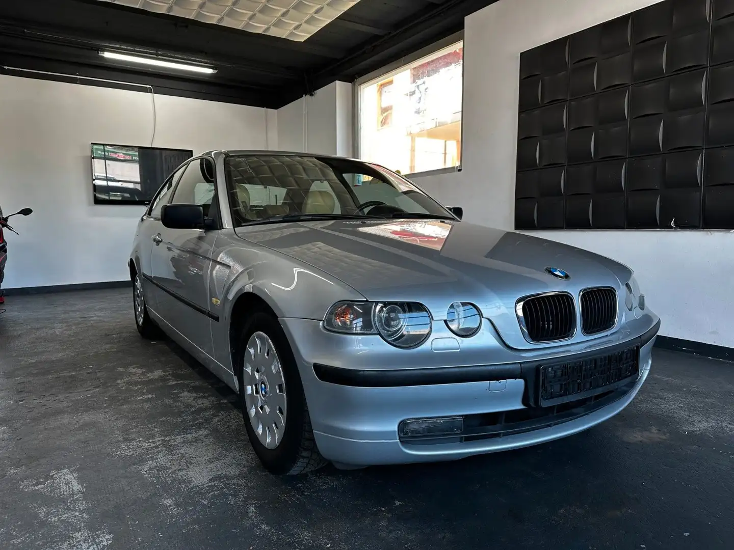 BMW 316 Baureihe 3 Compact 316ti Argent - 1