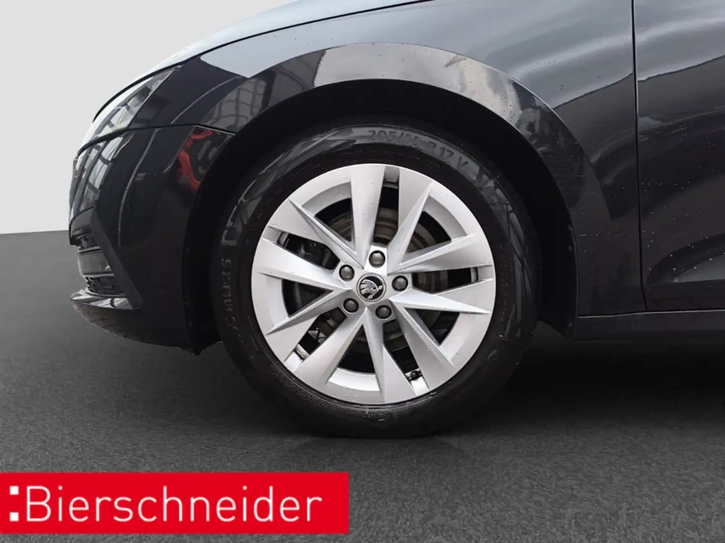 Skoda Octavia Combi 2.0 TDI DSG Style NAVI LED Schwarz - 2