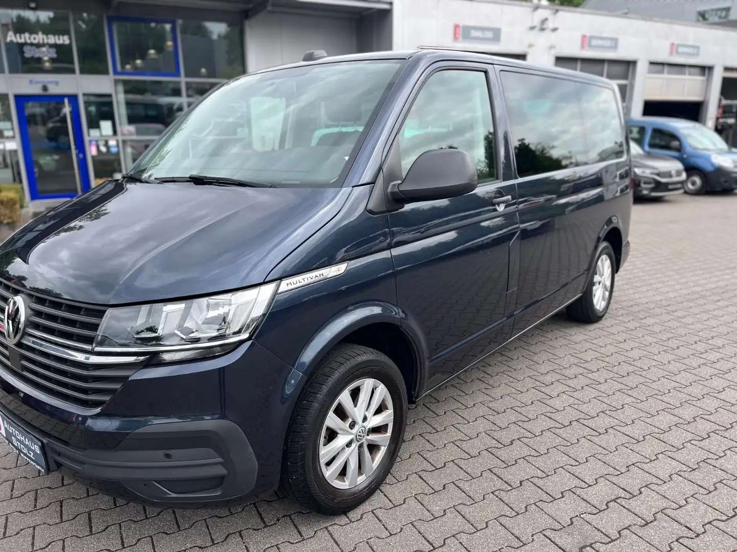 Volkswagen T6 Multivan T6.1  Multivan Family Azul - 1
