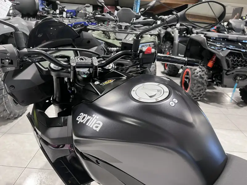 Aprilia Tuono - foto 4