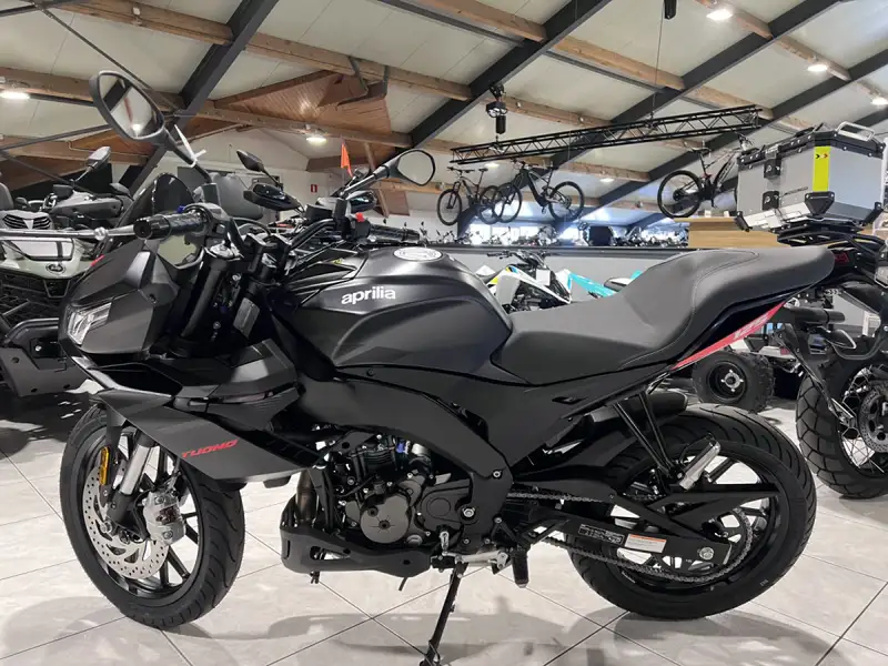 Aprilia Tuono - foto 5