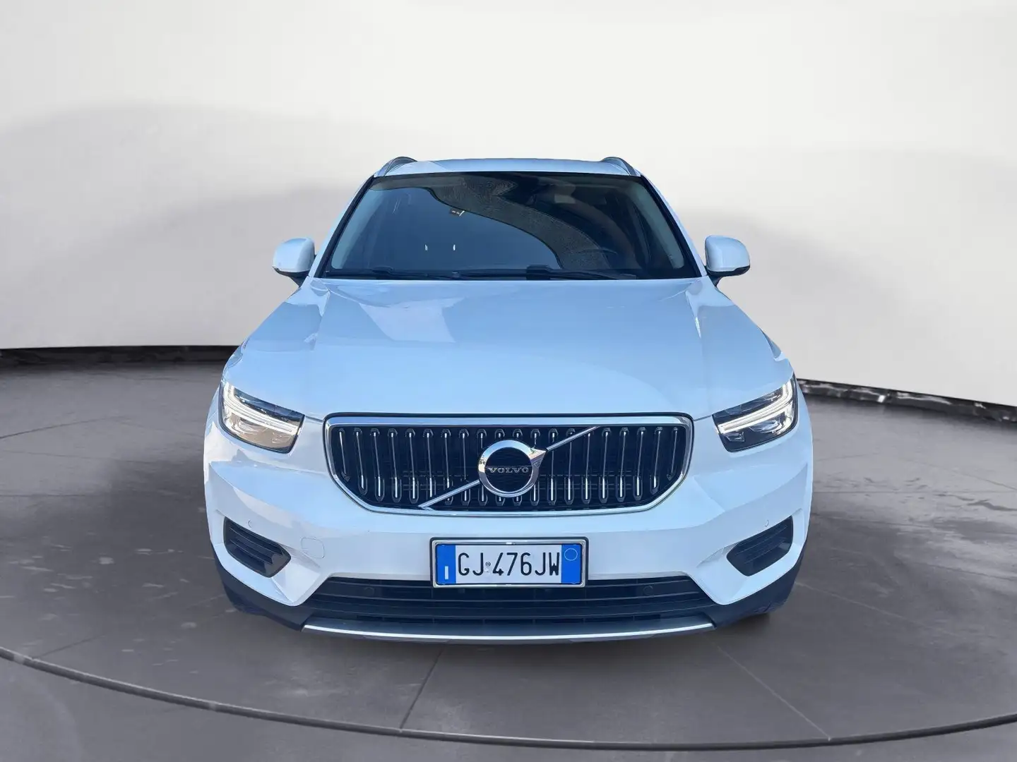 Volvo XC40 T4 Recharge Plug-in Hybrid Inscription Bianco - 2
