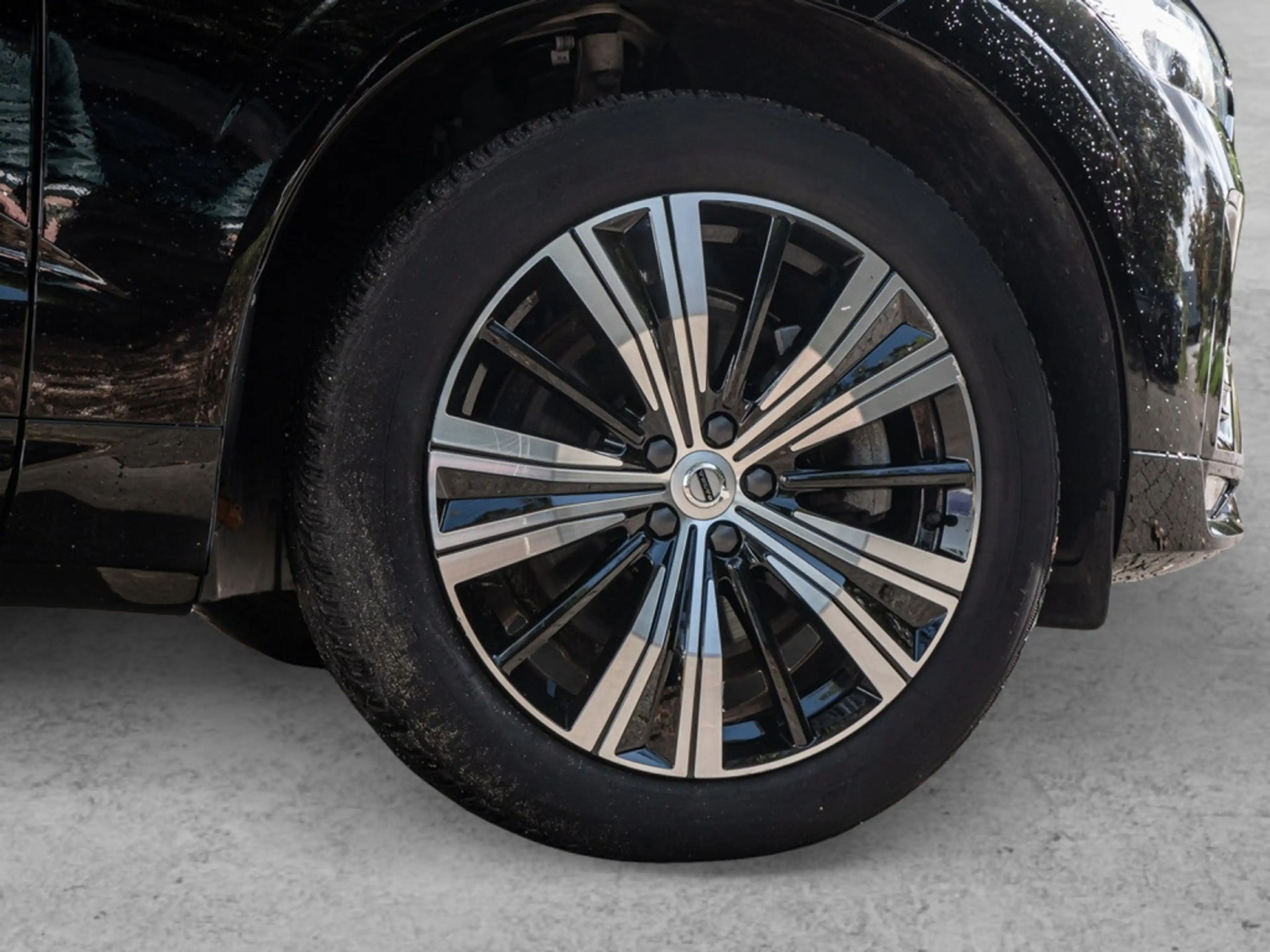 Volvo XC60 B4 Diesel Plus Dark AWD STANDHZ LED PANO — photo 4