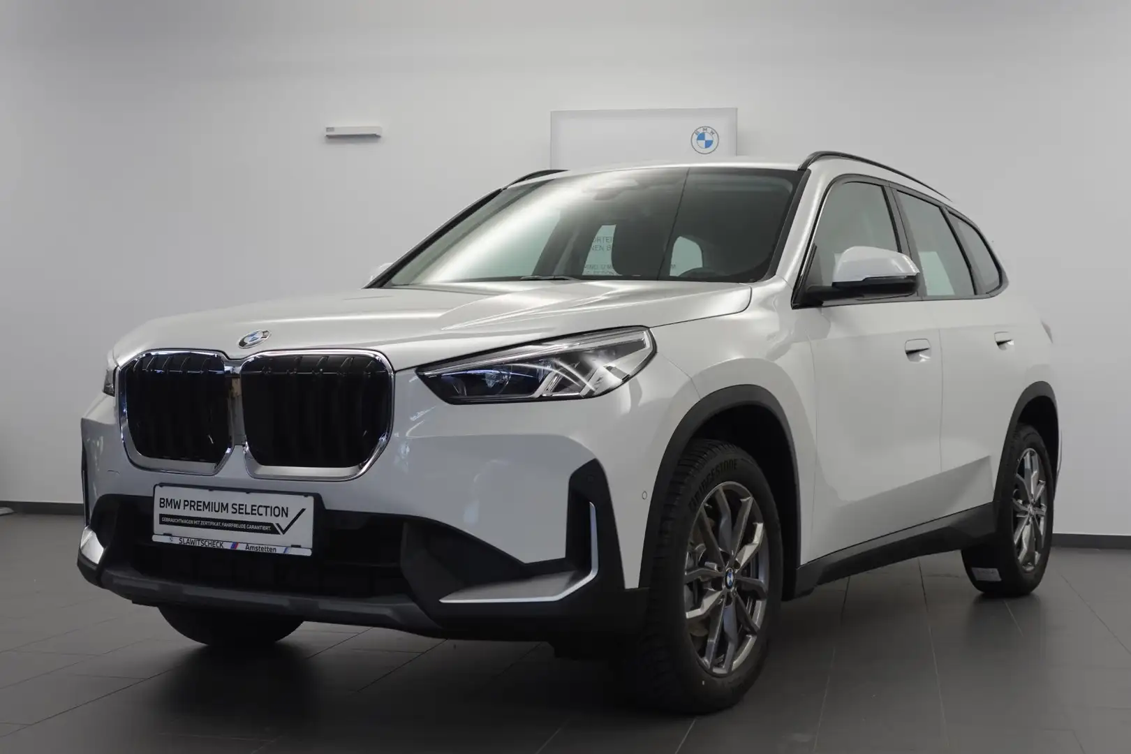 BMW X1 sDrive18i Weiß - 1