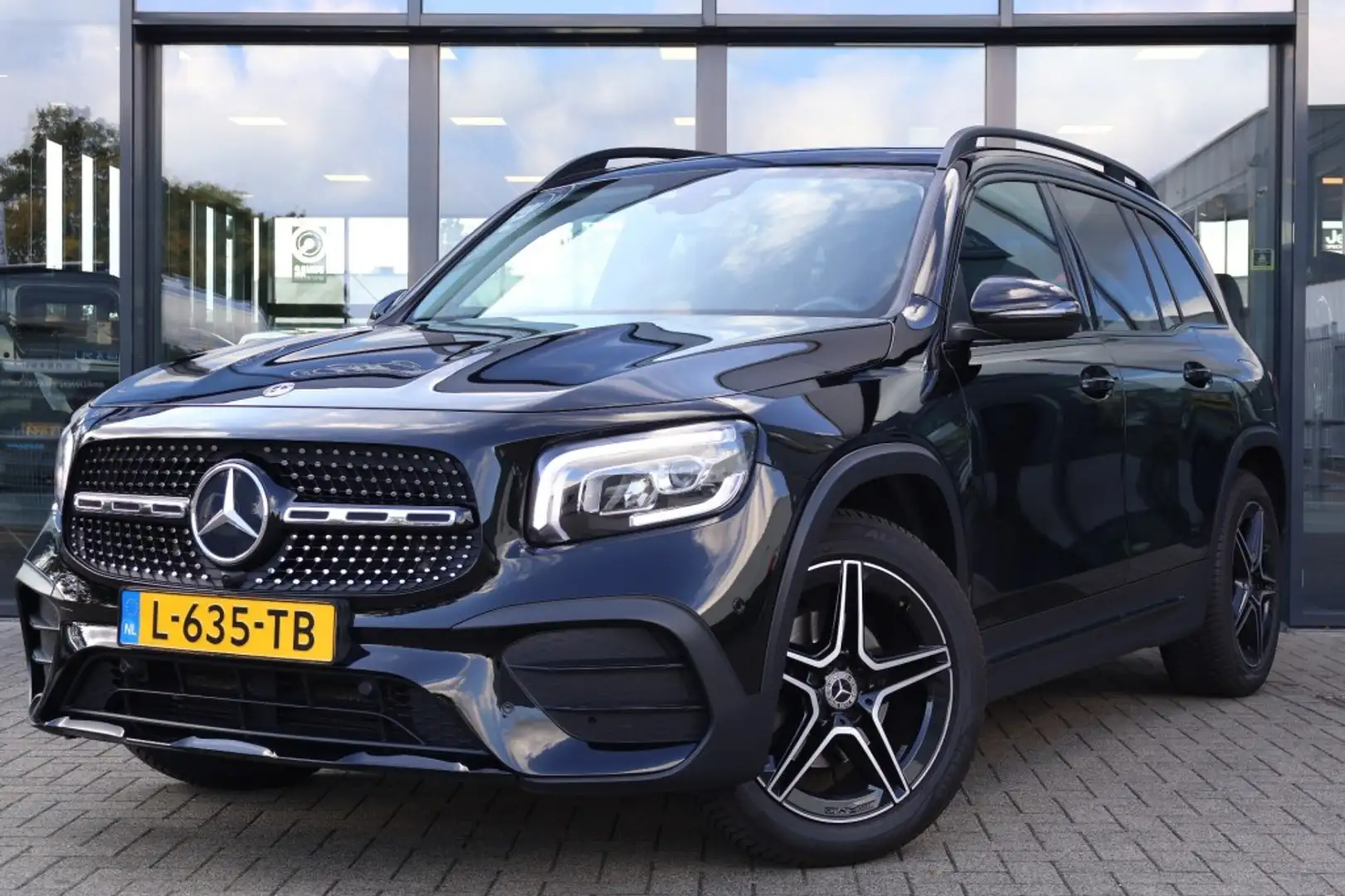 Mercedes-Benz GLB 200 200 BNS SOLUT. AMG. Camera. LED. dynamic selct, la Schwarz - 1