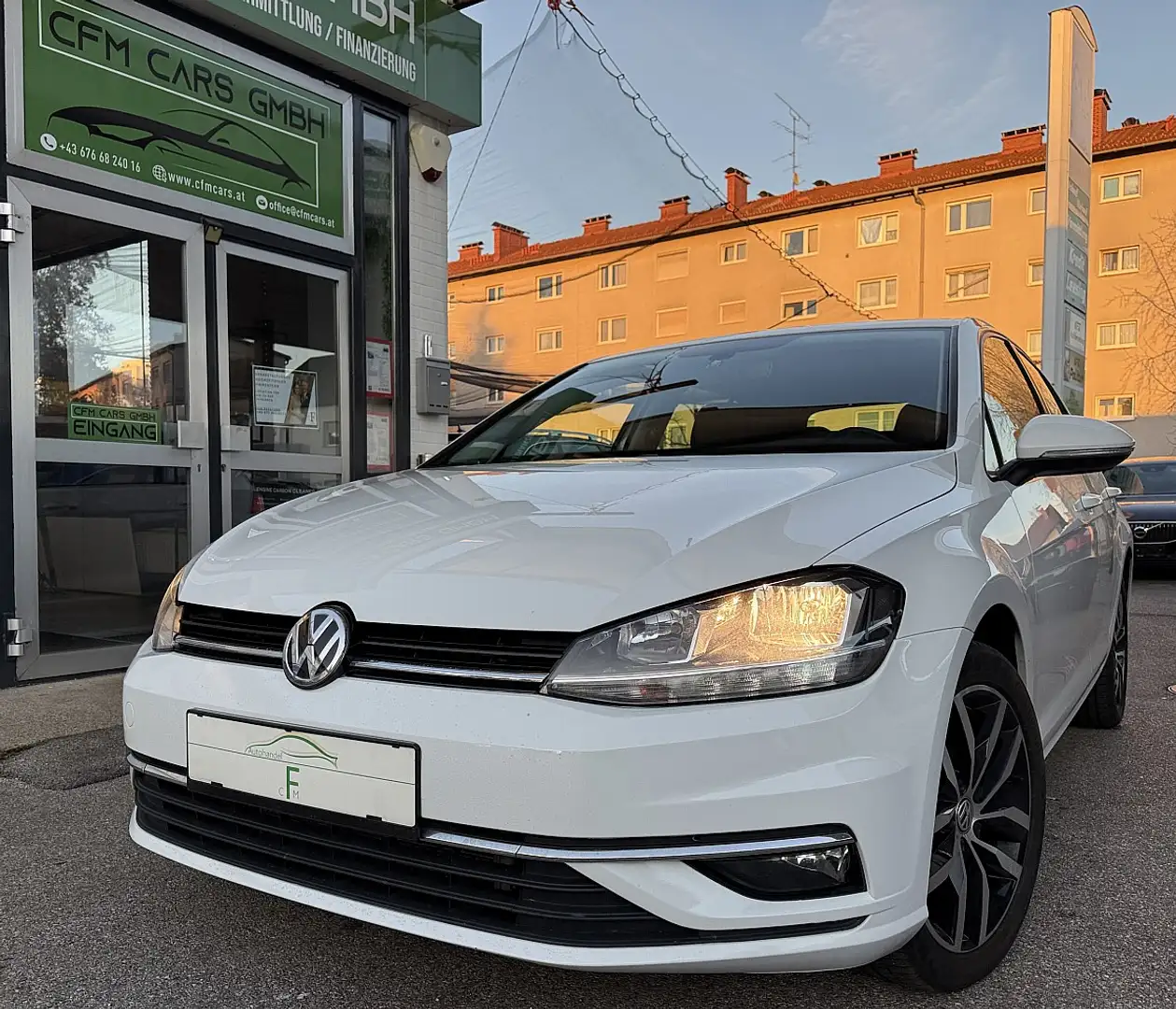 Volkswagen Golf Highline 2,0 TDI DSG Weiß - 1