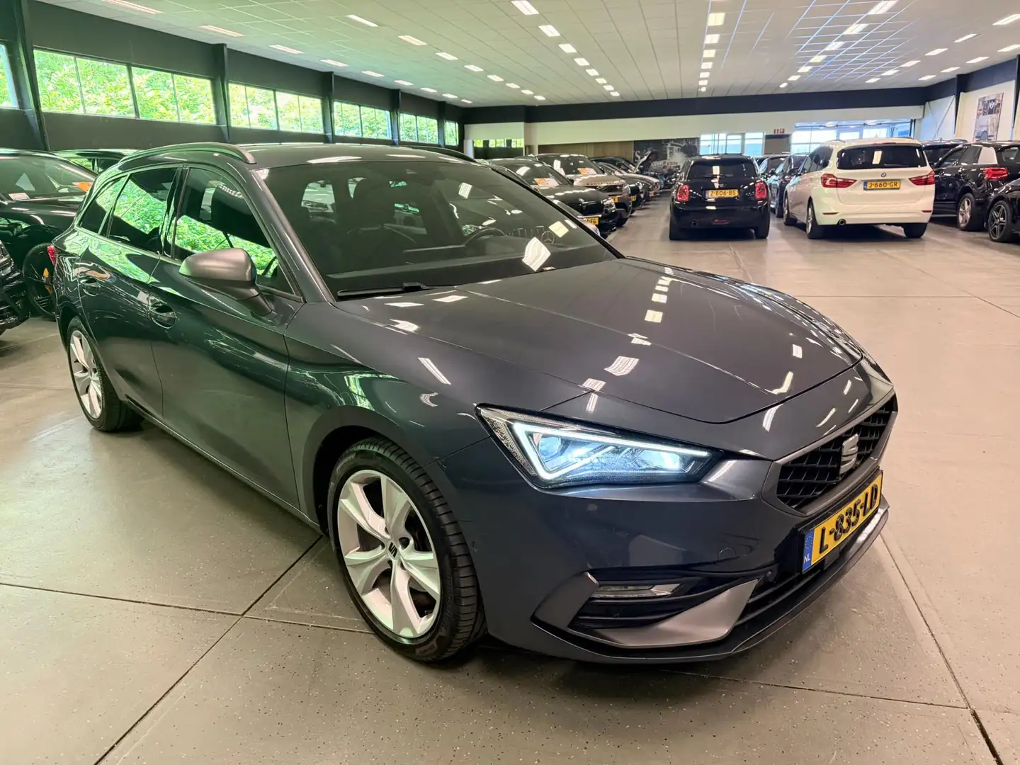 SEAT Leon Sportstourer 1.5 TSI FR Launch Edition V-COCKIT/NA Gris - 2