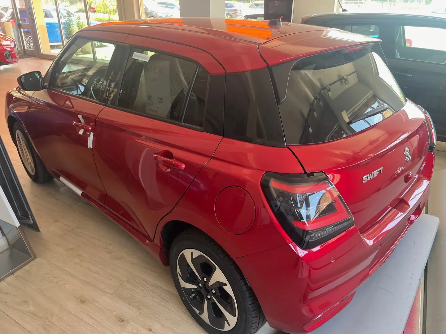 Suzuki Swift 1.2 4WD HYBRID TOP, VEICOLO NUOVO, SUZUKI DAL 1986 Rosso - 1