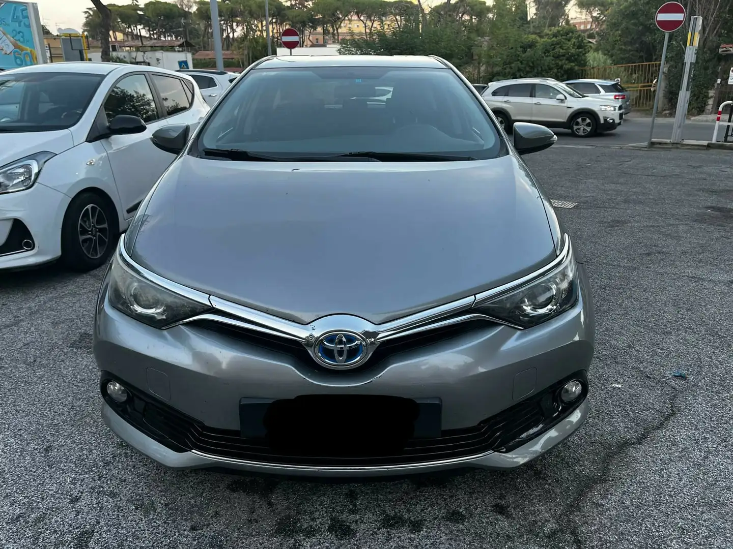 Toyota Auris Auris II 2015 1.8h Lounge cvt Gris - 1