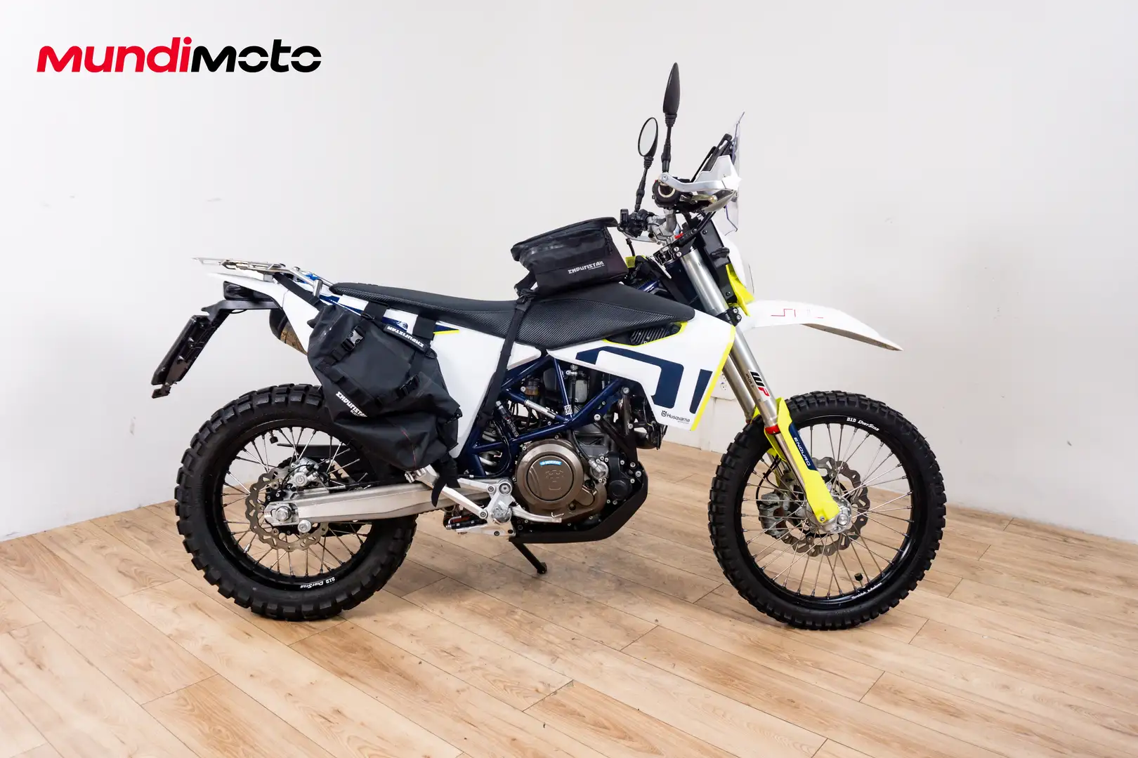 Husqvarna 701 Supermoto - 1