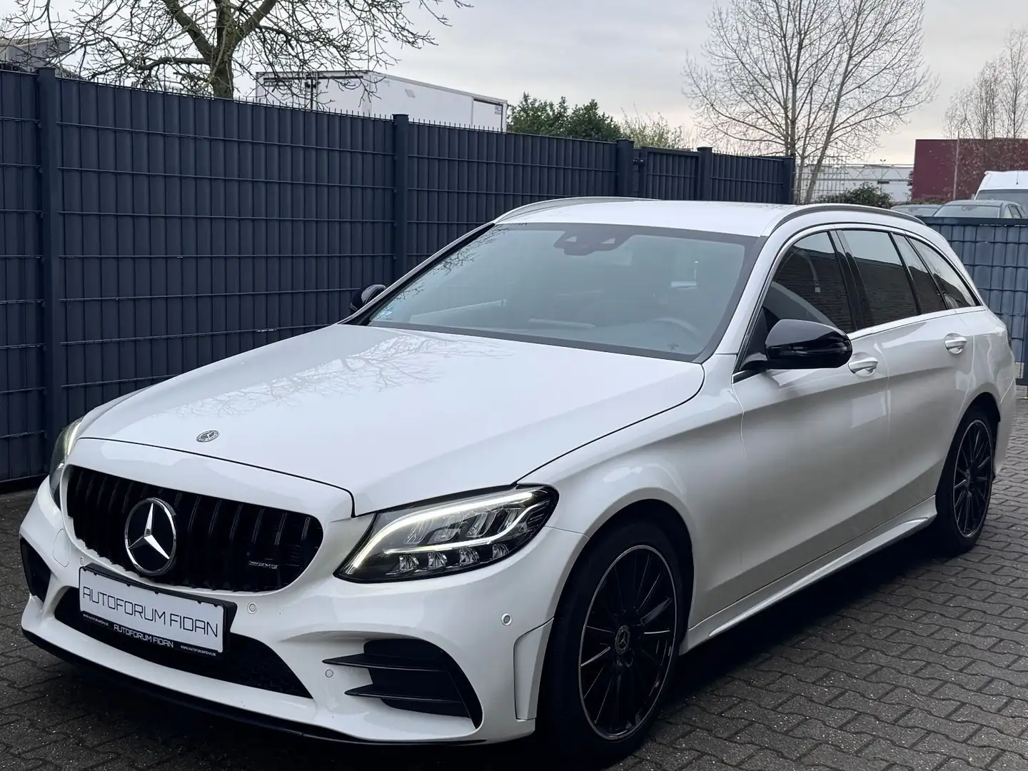 Mercedes-Benz C 200 AMG-LINE|KAMERA|CARPLAY|LED|SHZ|PDC Weiß - 1