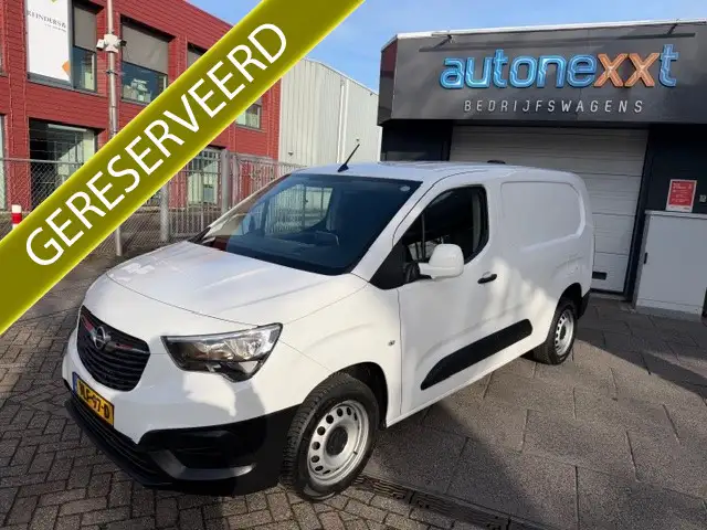Opel Combo 1.5D L2H1 Edition AIRCO I NAVI I TREKHAAK I PDC I