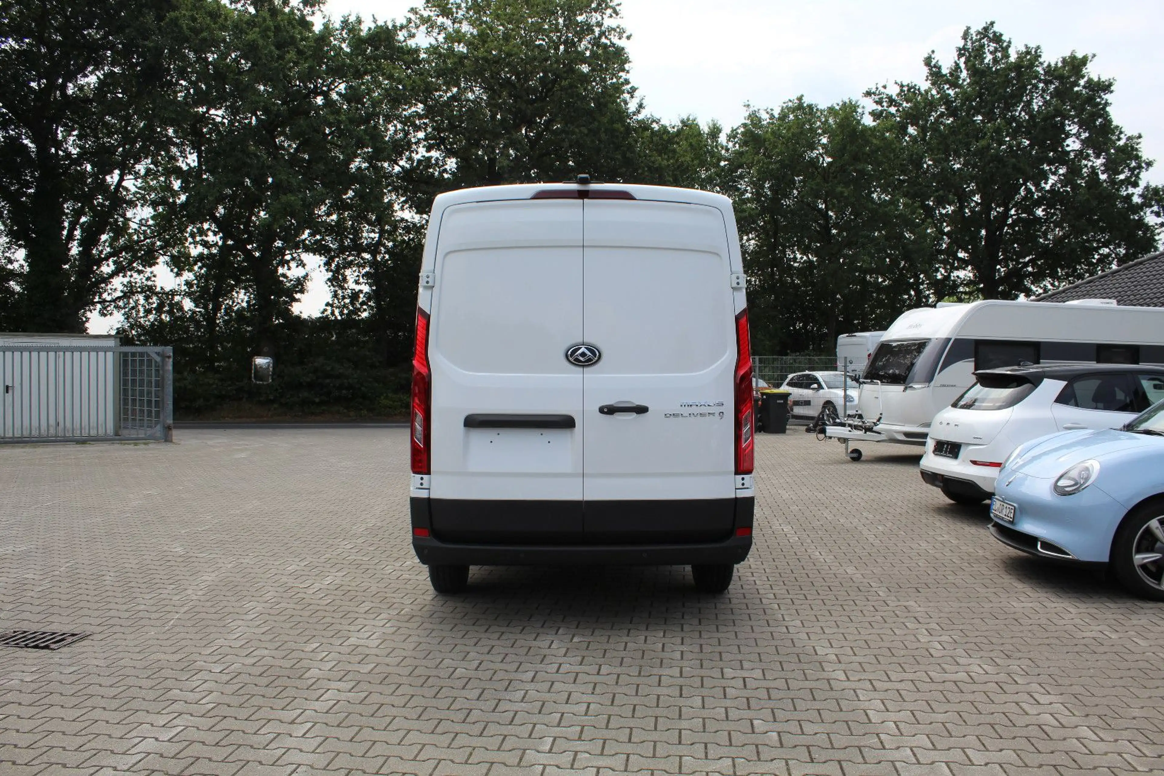 Maxus Deliver 9 2.0Diesel(Neues Modell,Rückfahrkamera) — photo 4