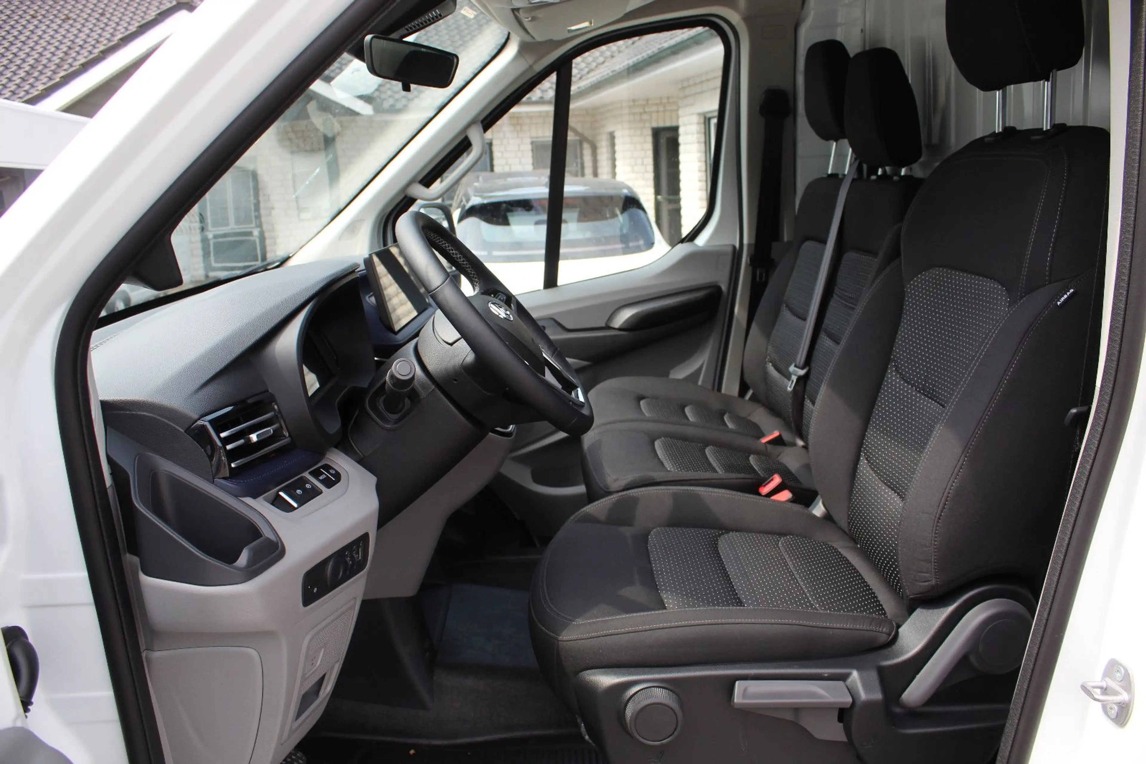 Maxus Deliver 9 2.0Diesel(Neues Modell,Rückfahrkamera) — photo 14