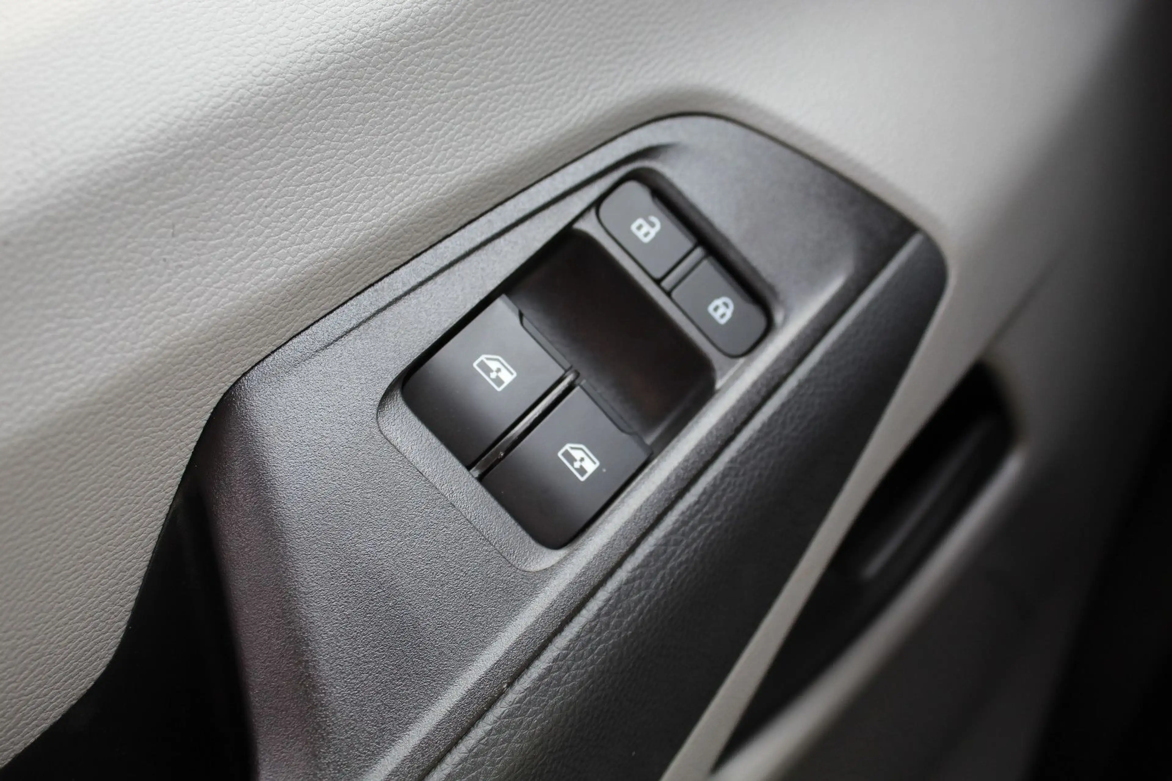 Maxus Deliver 9 2.0Diesel(Neues Modell,Rückfahrkamera) — photo 15
