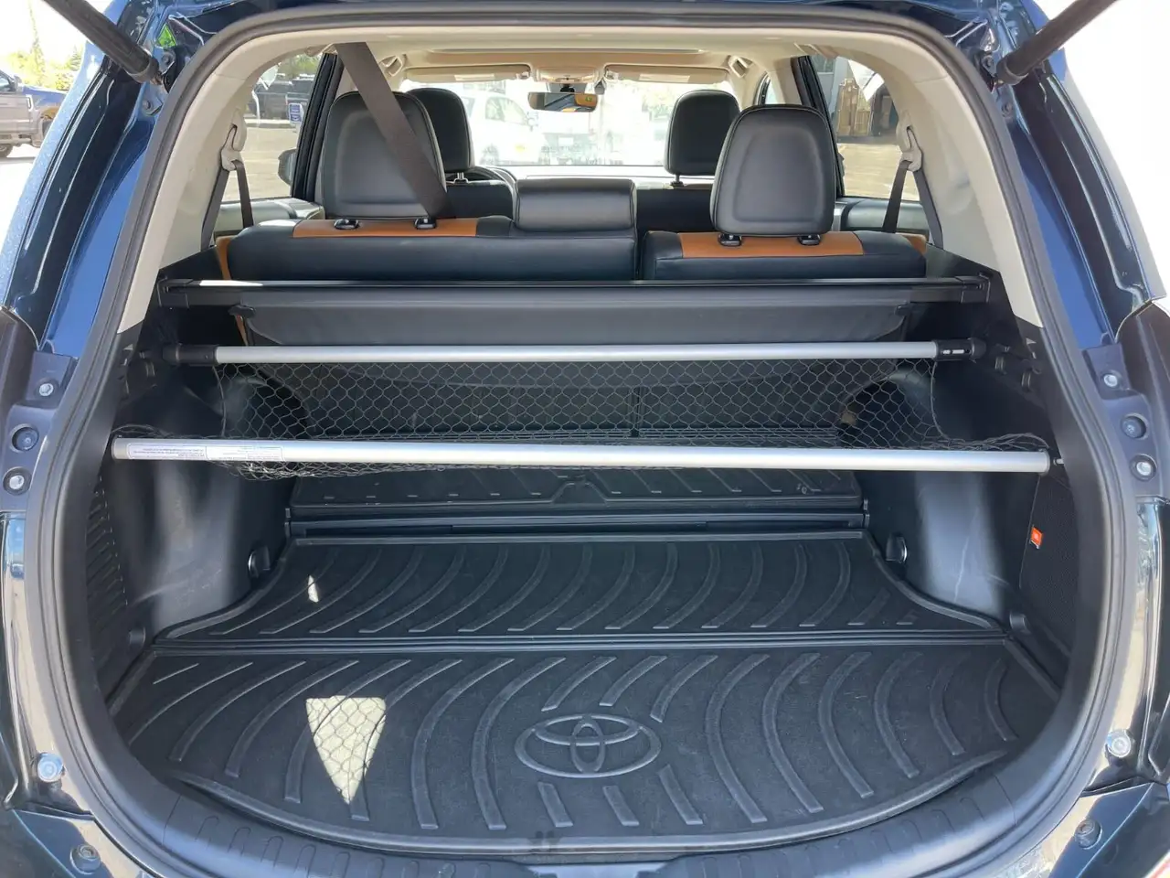 Toyota RAV 4 снимка Toyota RAV 4