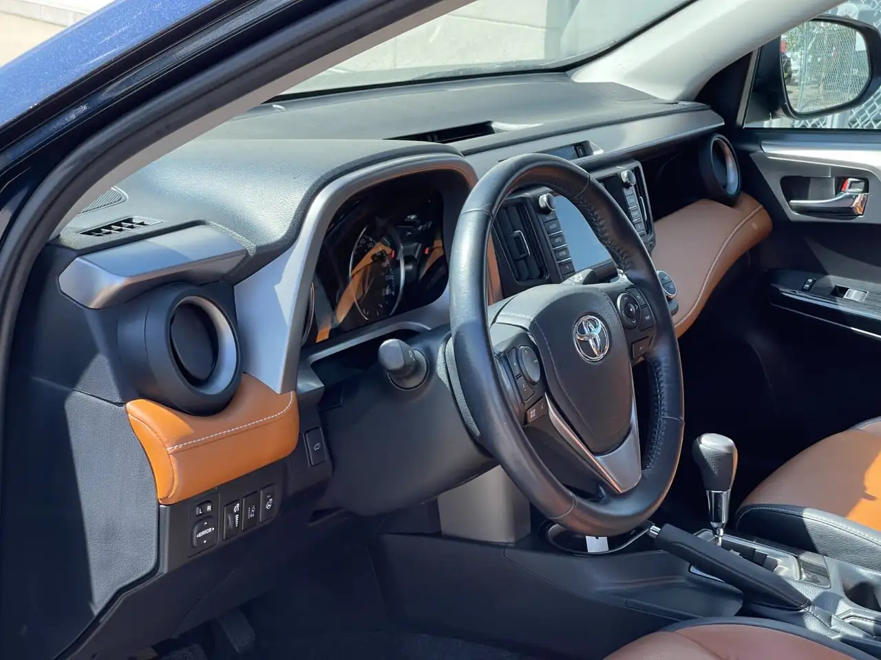 Toyota RAV 4 снимка Toyota RAV 4