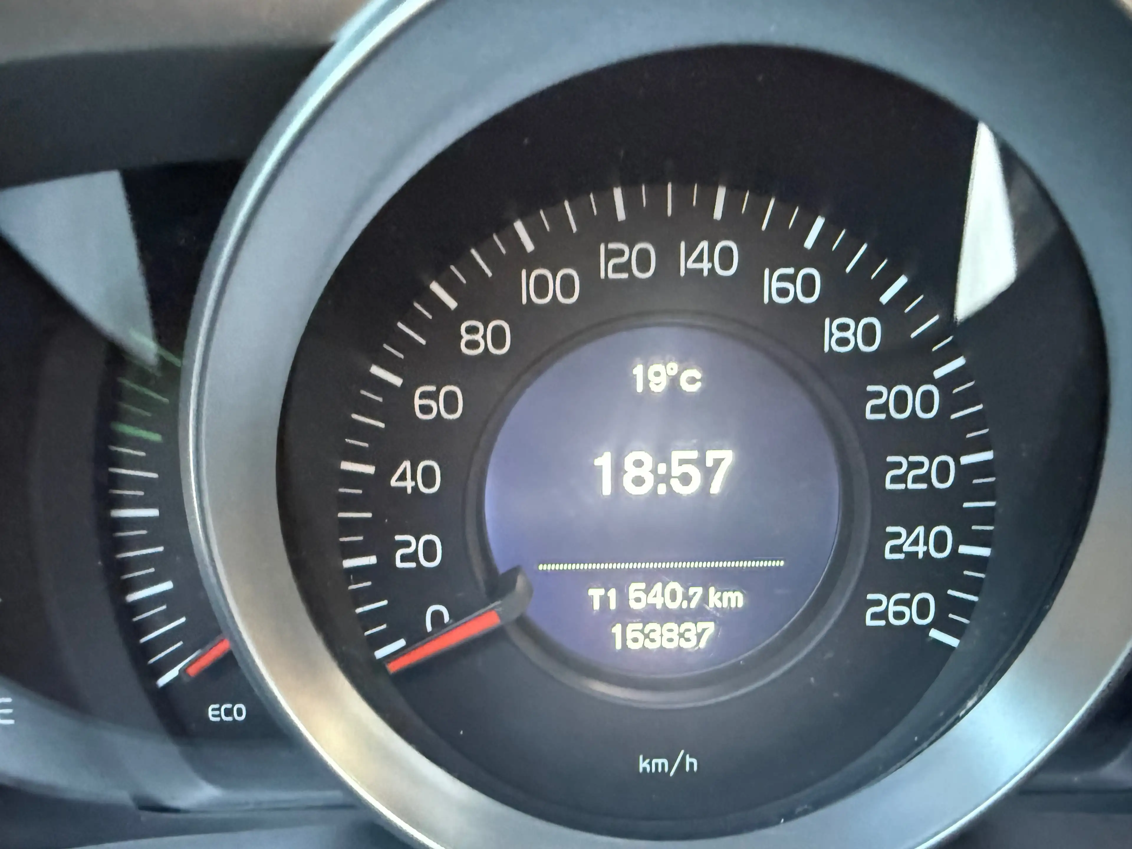 Volvo V40 Cross Country 1.6 D2 Ocean Race Powershift — photo 11