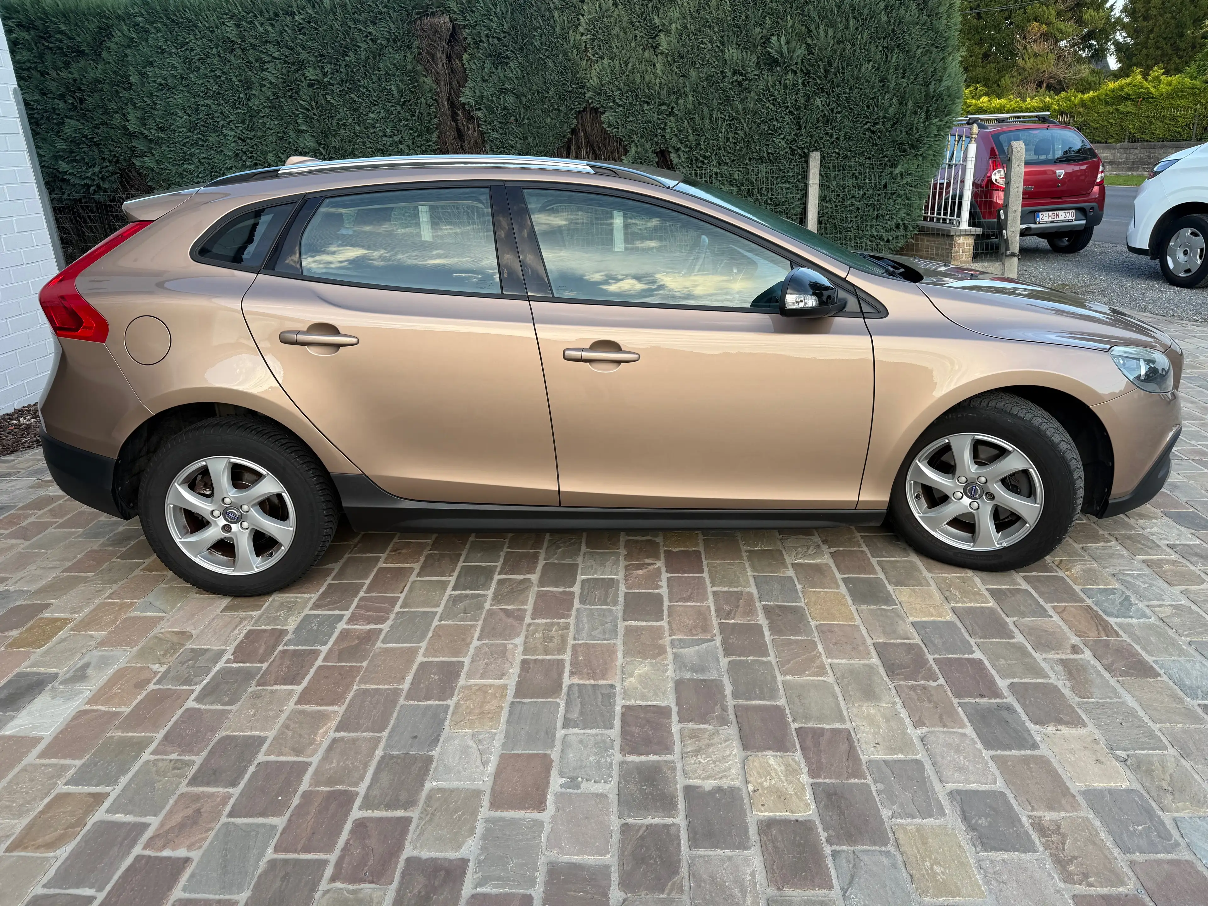 Volvo V40 Cross Country 1.6 D2 Ocean Race Powershift — photo 3